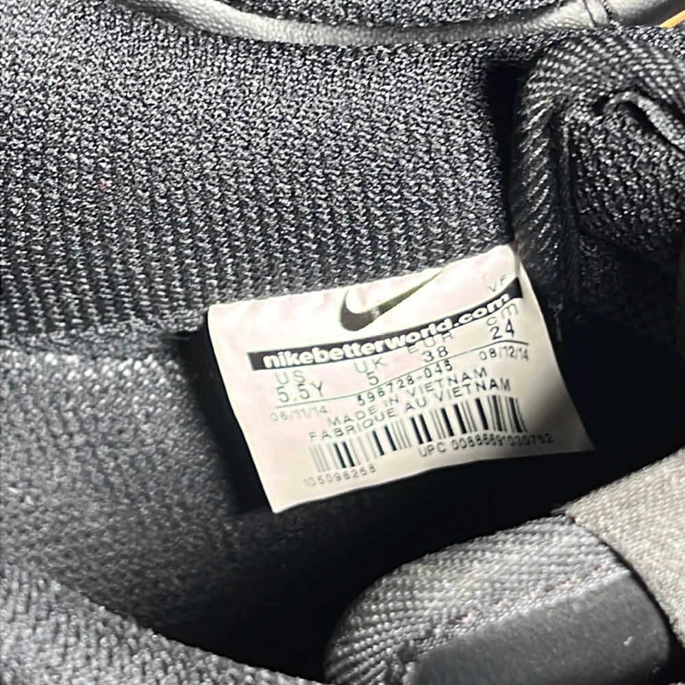 * Never Worn* Air Force 1 (GS) Black and Gum - Picture 6 of 10